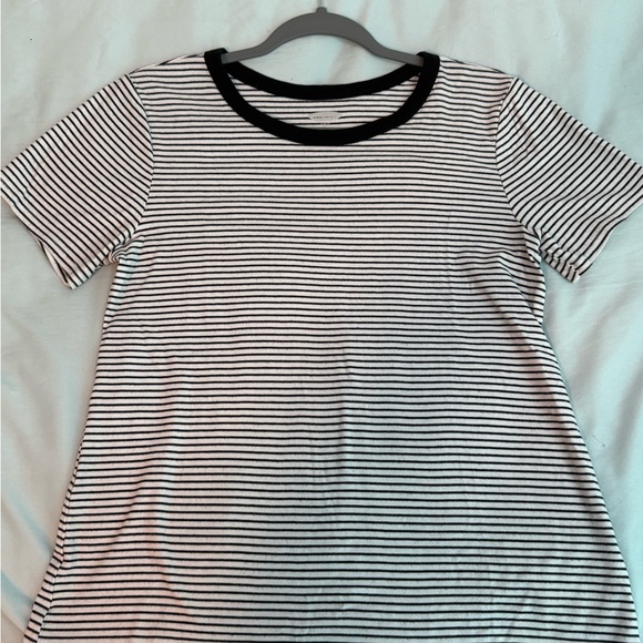 Black and white stripped tee from Old Navy, unsure of size, but seems Small - Picture 2 of 3